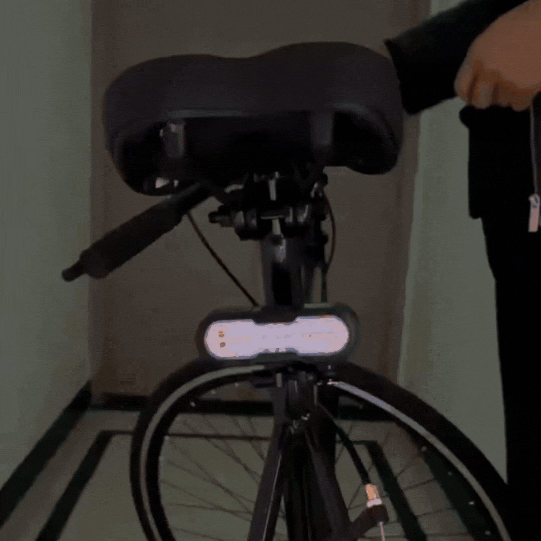 WOWストア｜リモコン操作 防水LEDウインカー