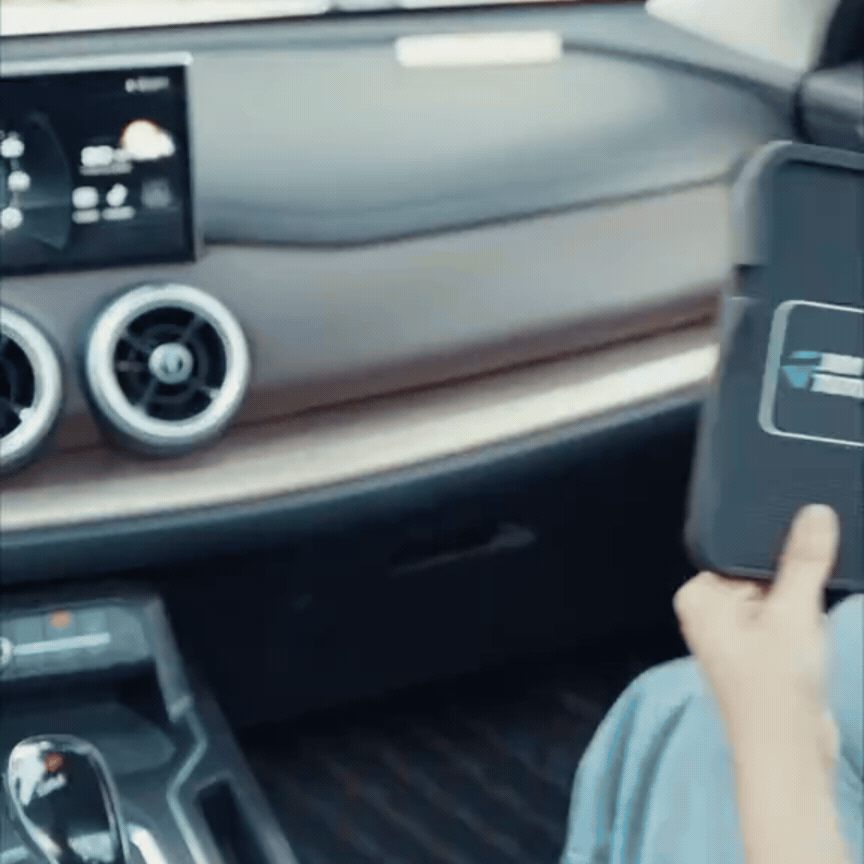 WOWストア 滑り止め一体型 車載ワイヤレス充電マット